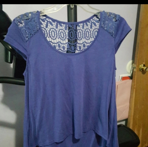 4 tops - Picture 13 of 16